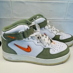 Air Force 1 Mid '07
Olive Green and Total Orange